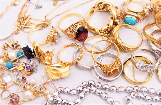 貴金属・ジュエリー